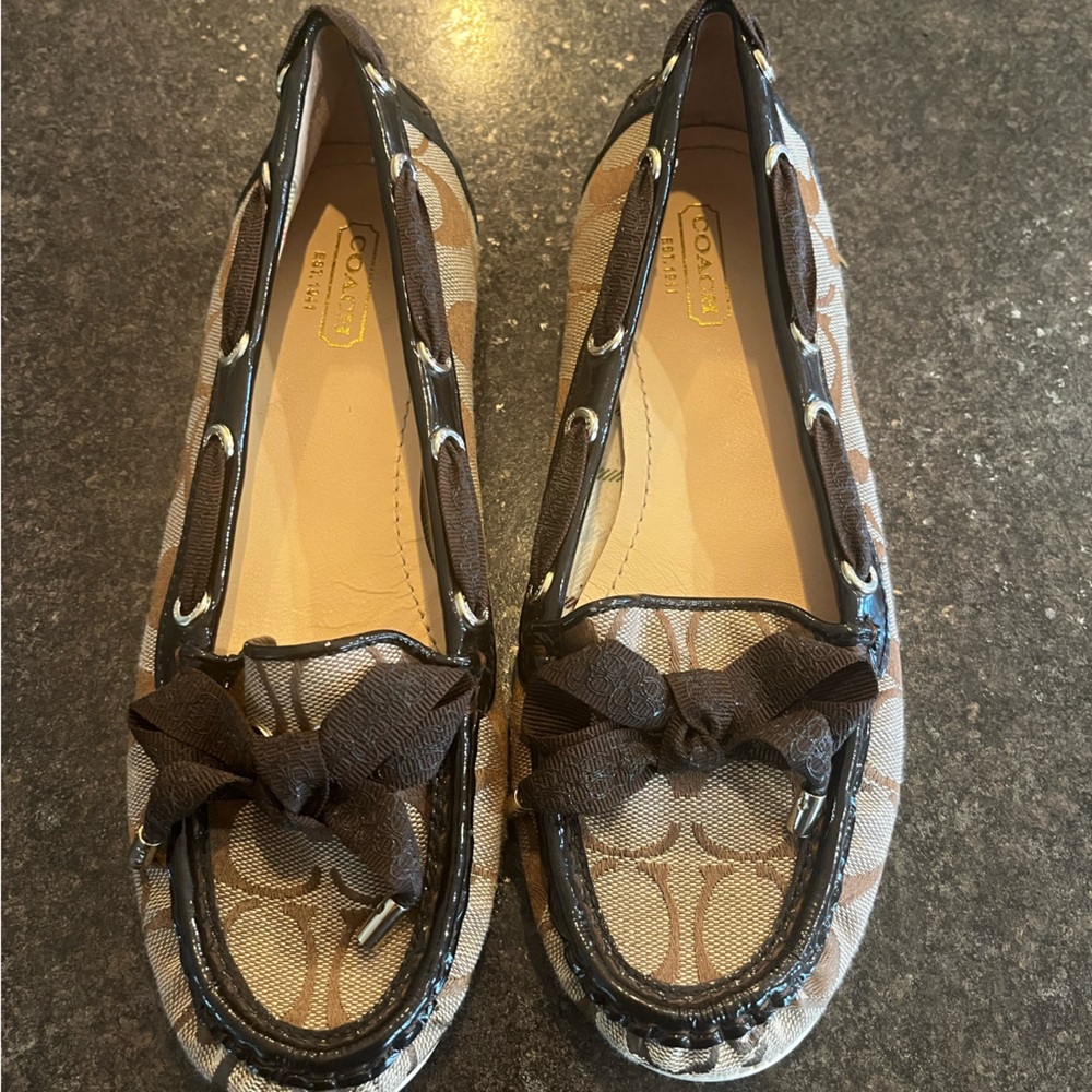 Brown COACH bow boat shoes